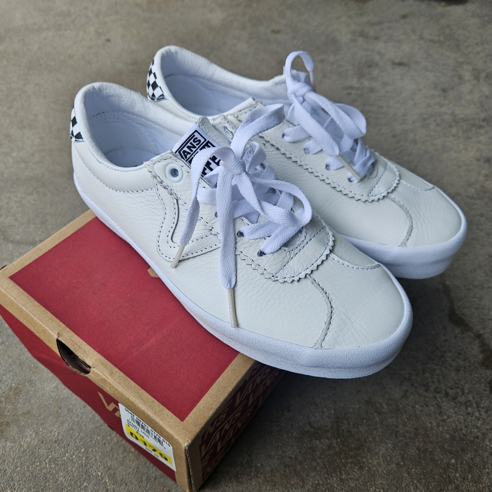 NWT Vans Sport Low